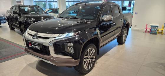 MITSUBISHI L200 TRITON 2.4 16V TURBO DIESEL SPORT HPE-S TERRA CD 4P 4X4 AUTOMÁTICO MITSUBISHI L200 TRITON 2.4 16V TURBO DIESEL SPORT HPE-S TERRA CD 4P 4X4 AUTOMÁTICO